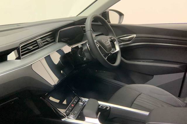 2023 Audi Q8 e-tron Sport 55 e-tron quattro 300,00 kW