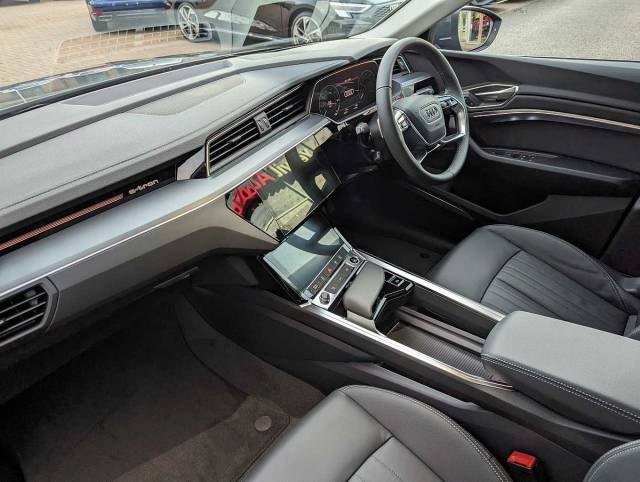 2023 Audi Q8 e-tron Sport 55 quattro 300,00 kW
