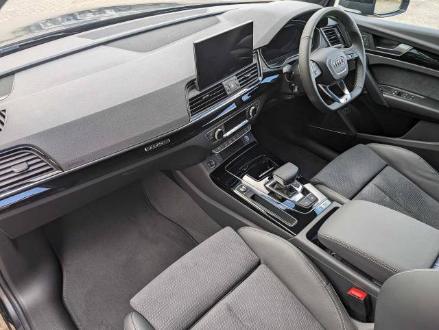2024 Audi Q5 Sportback TFSI e 2.0 Black Edition 50 TFSI e quattro 299 PS S tronic