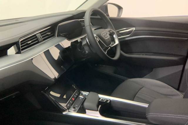 2024 Audi Q8 e-tron Sportback Sport 55 e-tron quattro 300,00 kW