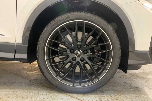 2024 Audi SQ2 2.0 Black Edition TFSI  300 PS S tronic