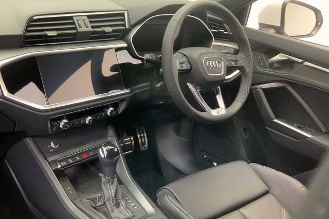 2024 Audi Q3 Sportback 1.5 S line 35 TFSI  150 PS S tronic