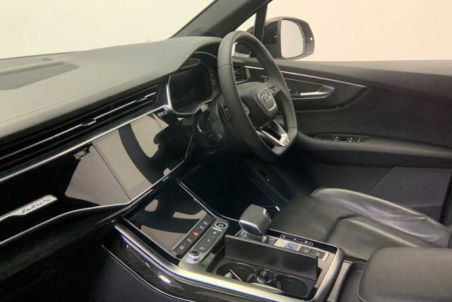 2023 Audi Q7 3.0 Black Edition 50 TDI quattro 286 PS tiptronic