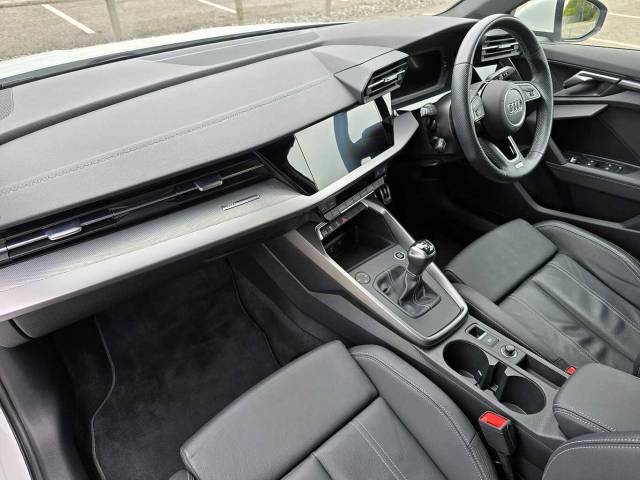 2022 Audi A3 Sportback 1.5 S line 35 TFSI  150 PS 6-speed