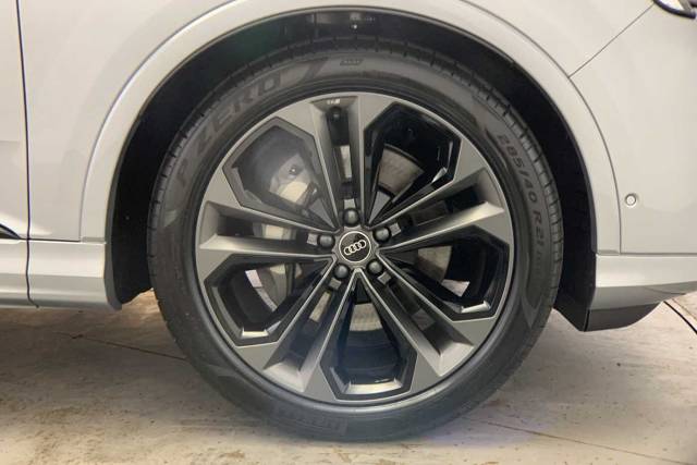 2024 Audi Q7 3.0 SUV  Black Edition 55 TFSI quattro 340 PS tiptronic