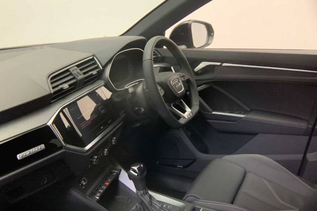 2025 Audi Q3 Black Edition 40 TDI quattro 193 PS S tronic