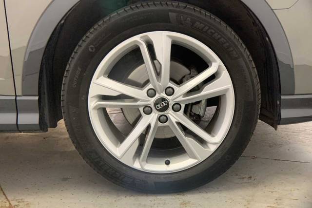 2021 Audi Q3 Sportback 1.5 S line 35 TFSI  150 PS 6-speed