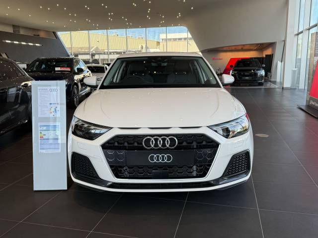 Audi A1 Sportback 1.0 AUDI A1 Sportback Sport 25 TFSI 95 PS 5-speed