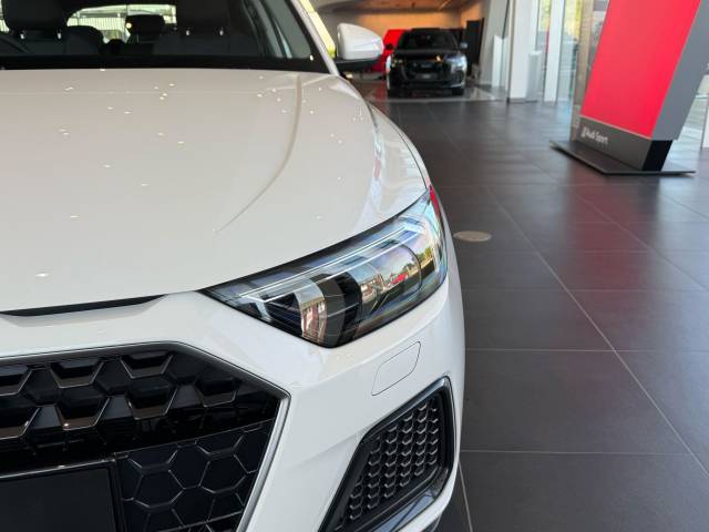 Audi A1 Sportback 1.0 AUDI A1 Sportback Sport 25 TFSI 95 PS 5-speed