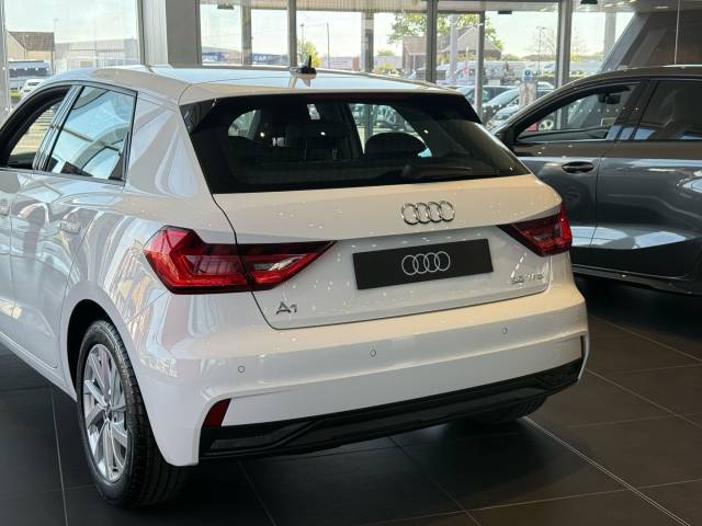 Audi A1 Sportback 1.0 AUDI A1 Sportback Sport 25 TFSI 95 PS 5-speed