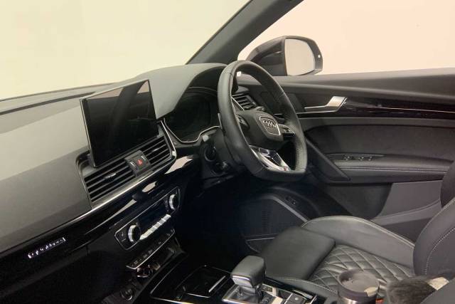 2022 Audi Q5 2.0 Edition 1 40 TDI quattro 204 PS S tronic