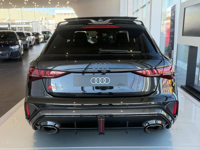 Audi RS 3 Sportback 2.5 AUDI RS 3 Sportback Carbon Black 400 PS S tronic
