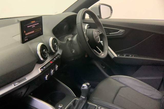 2023 Audi Q2 1.0 S line 30 TFSI  110 PS 6-speed