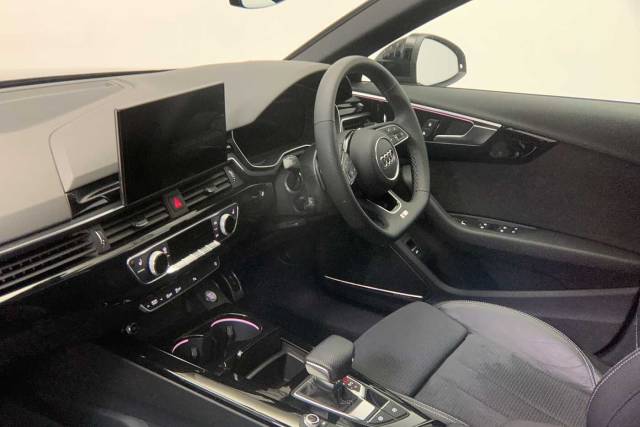 2023 Audi A4 Avant 2.0 Avant Black Edition 35 TFSI  150 PS S tronic