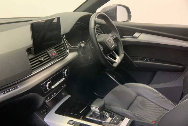 2023 Audi Q5 Sportback 2.0 S line 40 TDI quattro 204 PS S tronic