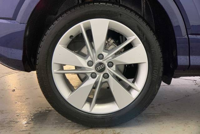 2024 Audi Q2 1.5 S line 35 TFSI  150 PS S tronic