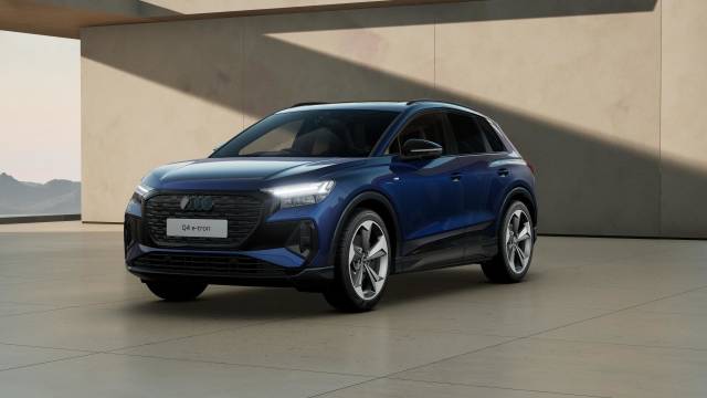 Audi Q4 e-tron AUDI Q4 Black Edition 45 e-tron quattro 210,00 kW SUV Electric Navarra blue, metallic