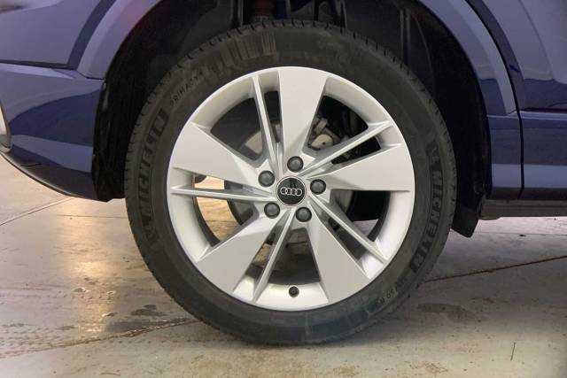 2024 Audi Q2 1.5 S line 35 TFSI  150 PS S tronic