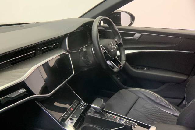 2022 Audi A6 2.0 Avant Black Edition 40 TFSI  204 PS S tronic
