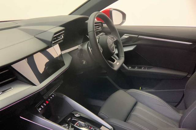 2024 Audi A3 Sportback 1.5 S line 35 TFSI  150 PS S tronic