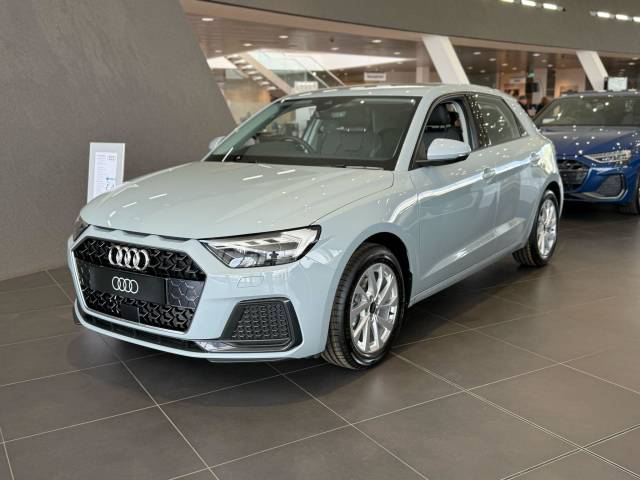 Audi A1 Sportback 1.0 AUDI A1 Sportback Sport 30 TFSI 116 PS S tronic Sportback Petrol Arrow grey, pearl effect