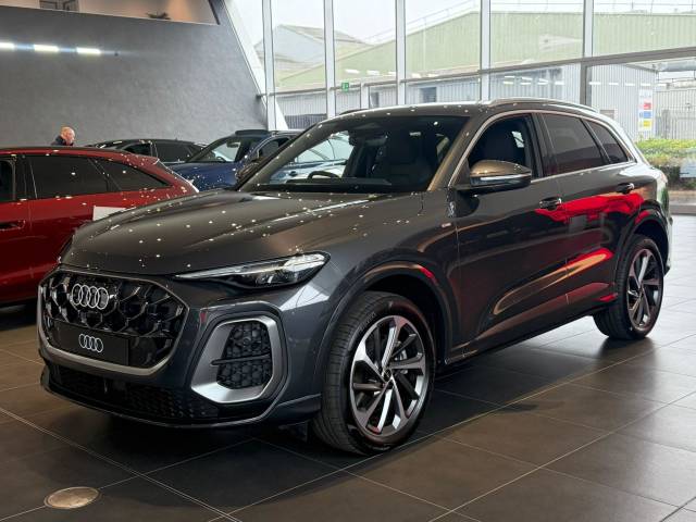 Audi Q5 2.0 AUDI Q5 SUV S line TDI quattro 204 PS S tronic SUV Diesel Volcano grey, metallic