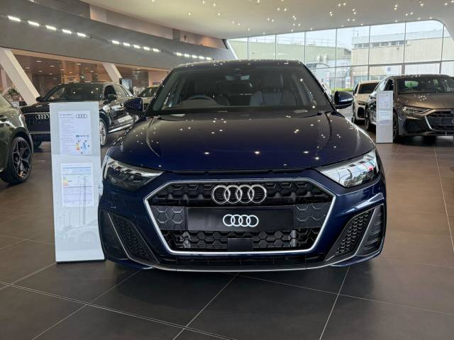 Audi A1 Sportback 1.0 AUDI A1 Sportback S line 25 TFSI 95 PS 5-speed