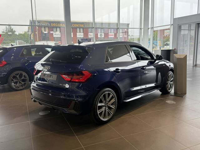 Audi A1 Sportback 1.0 AUDI A1 Sportback S line 25 TFSI 95 PS 5-speed