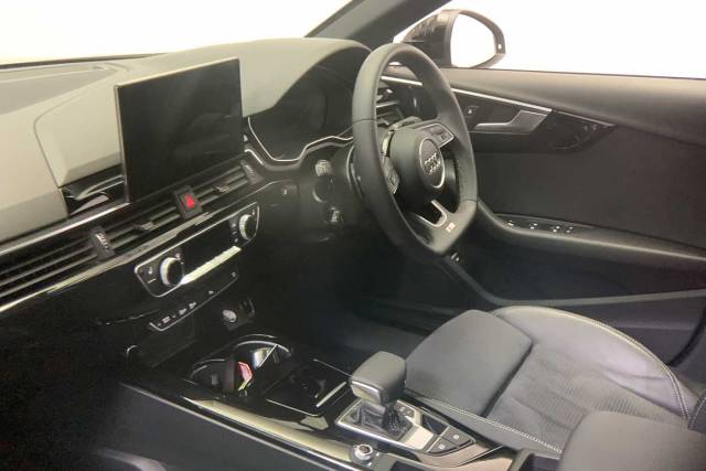 2023 Audi A4 Saloon 2.0 (O) Black Edition 40 TFSI  204 PS S tronic