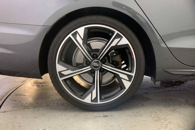 2023 Audi A4 Saloon 2.0 (O) Black Edition 40 TFSI  204 PS S tronic