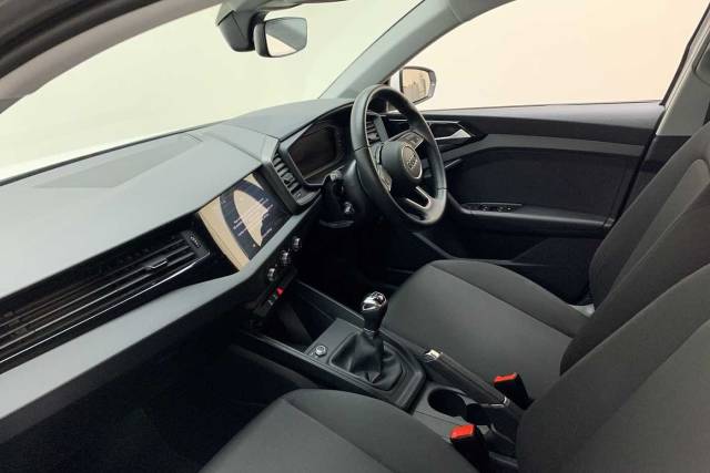 2021 Audi A1 Sportback 1.0 Technik 25 TFSI  95 PS 5-speed