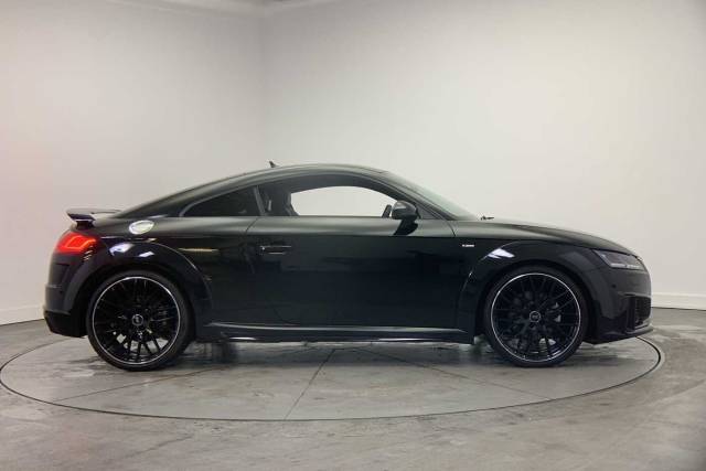 2022 Audi TT 2.0 Coup- Black Edition 40 TFSI  197 PS S tronic