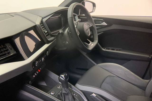 2024 Audi A1 Sportback 1.5 Black Edition 35 TFSI  150 PS S tronic