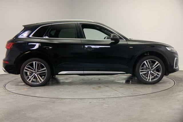 2024 Audi Q5 2.0 S line 40 TDI quattro 204 PS S tronic