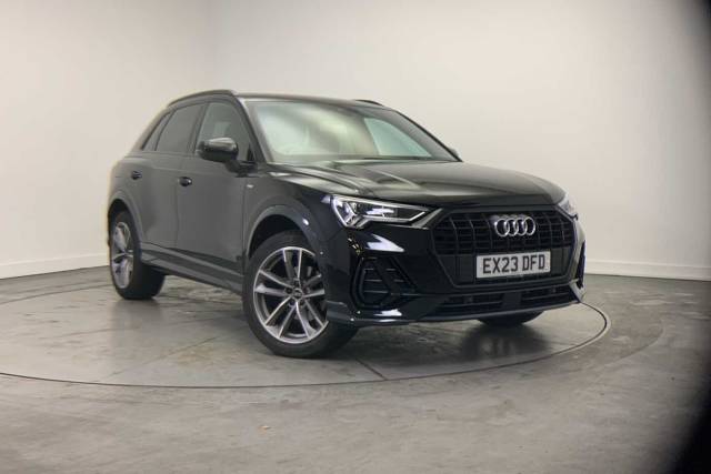 Audi Q3 2.0 Black Edition 35 TDI  150 PS S tronic 4x4 vehicle Diesel Mythos black, metallic