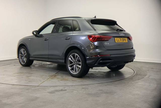 2021 Audi Q3 1.5 Black Edition 35 TFSI  150 PS S tronic