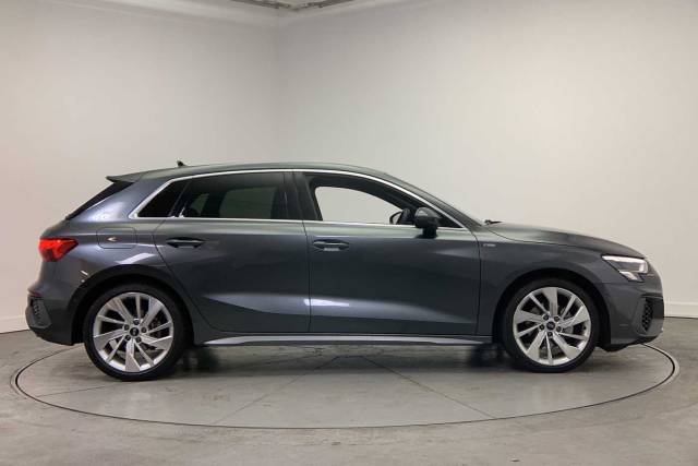 2022 Audi A3 Sportback 1.5 S line 35 TFSI  150 PS S tronic