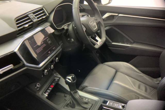 2024 Audi Q3 Sportback 1.5 Black Edition 35 TFSI  150 PS S tronic