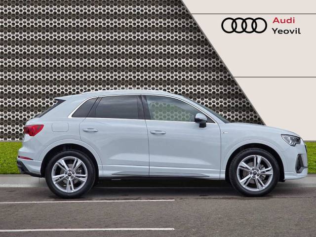 2025 Audi Q3 1.5 S line 35 TFSI  150 PS S tronic