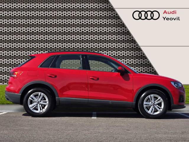 2022 Audi Q3 1.5 Technik 35 TFSI  150 PS S tronic
