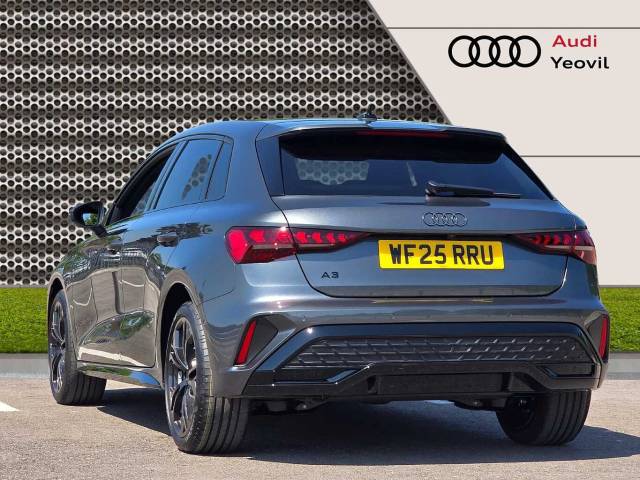 2025 Audi A3 Sportback 1.5 Black Edition 40 TFSI e  204 PS S tronic
