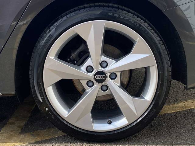 2023 Audi A3 Sportback 1.0 S line 30 TFSI  110 PS 6-speed