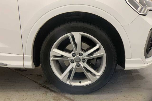 2019 Audi Q3 1.5 S line 35 TFSI  150 PS 6-speed