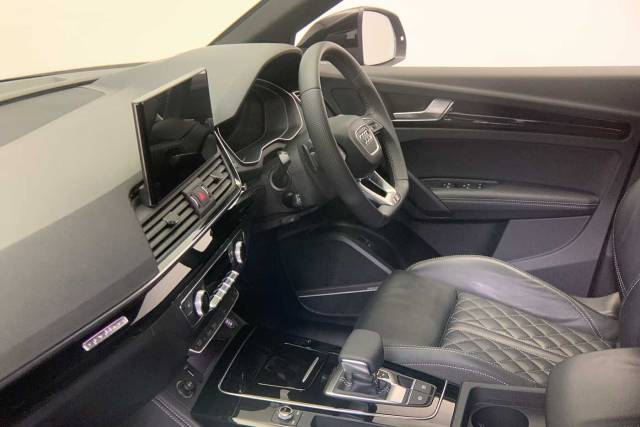 2022 Audi Q5 2.0 Edition 1 40 TDI quattro 204 PS S tronic