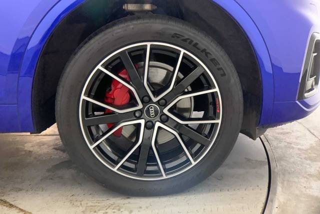 2022 Audi Q5 2.0 Edition 1 40 TDI quattro 204 PS S tronic