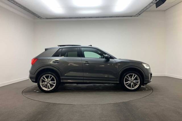 2017 Audi Q2 S line 1.4 TFSI cylinder on demand  150 PS S tronic