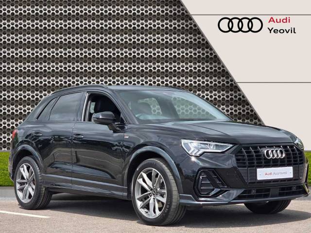 Audi Q3 1.5 Black Edition 35 TFSI  150 PS S tronic 4x4 vehicle Petrol Mythos Black Metallic