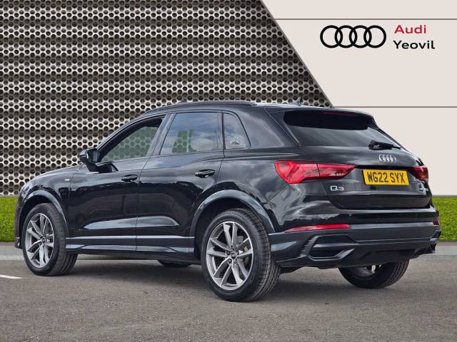 2022 Audi Q3 1.5 Black Edition 35 TFSI  150 PS S tronic