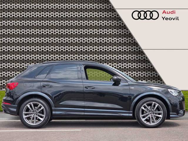 2022 Audi Q3 1.5 Black Edition 35 TFSI  150 PS S tronic