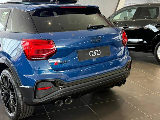 Audi SQ2 2.0 AUDI SQ2 Black Edition TFSI 300 PS S tronic